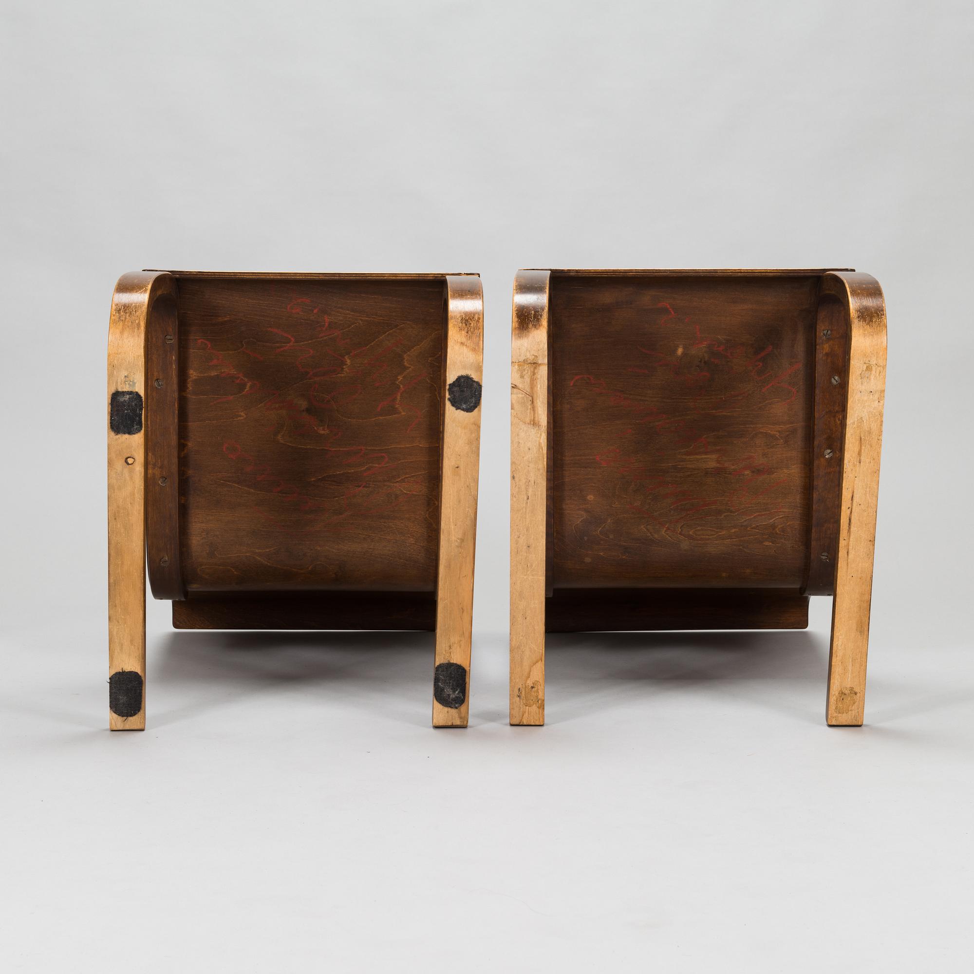 Alvar Aalto, Two 1930's '22' chairs for  O.Y. Huonekalu-ja Rakennustyötehdas A.B.