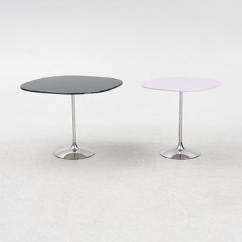 Sidobord, ett par, "Tulip coffee tables" by Arper.