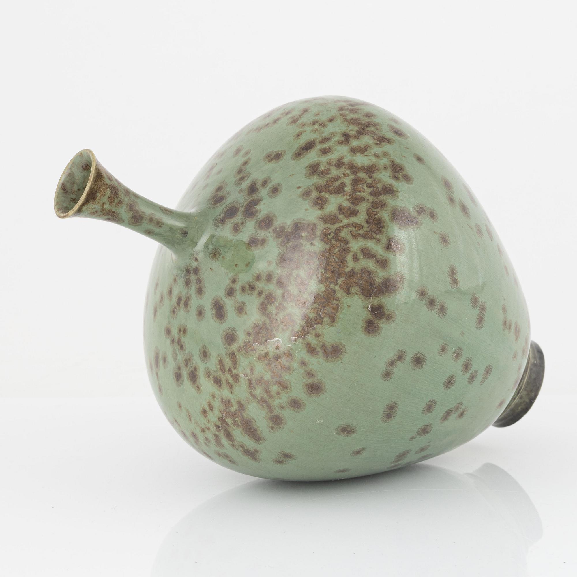 An Isak Isaksson eartheware vase.