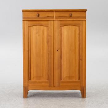 Carl Malmsten, a 'Husmorslyan' sideboard.