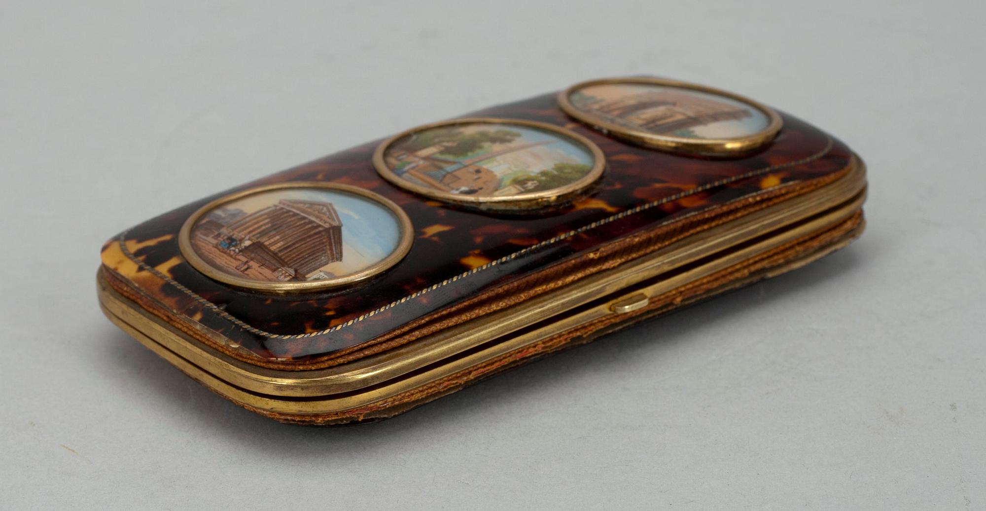 ETUI, sköldpadda samt gul metall, Frankrike 1800-tal.