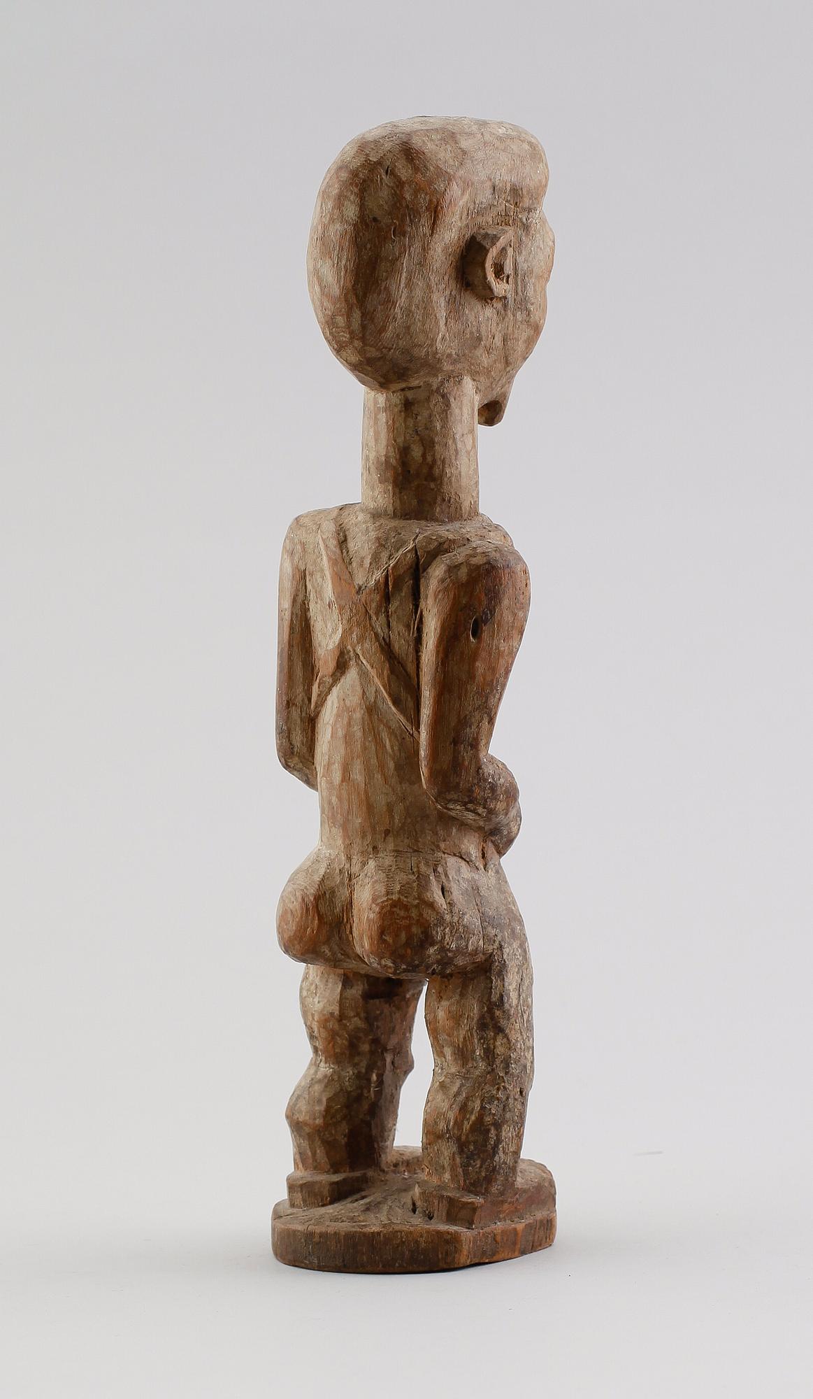 FIGUR, snidat trä, Afrika.