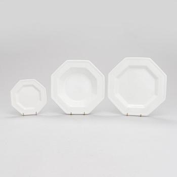 Johnson Bros, ruoka-astiasto "Heritage", 47 osaa, kivitavaraa. Englanti.