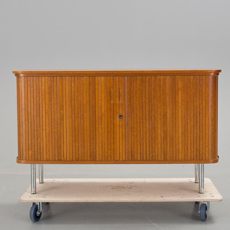 SIDEBOARD, omkring 1900-talets mitt.
