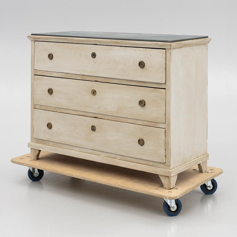 A chest of drawers, 19th century.