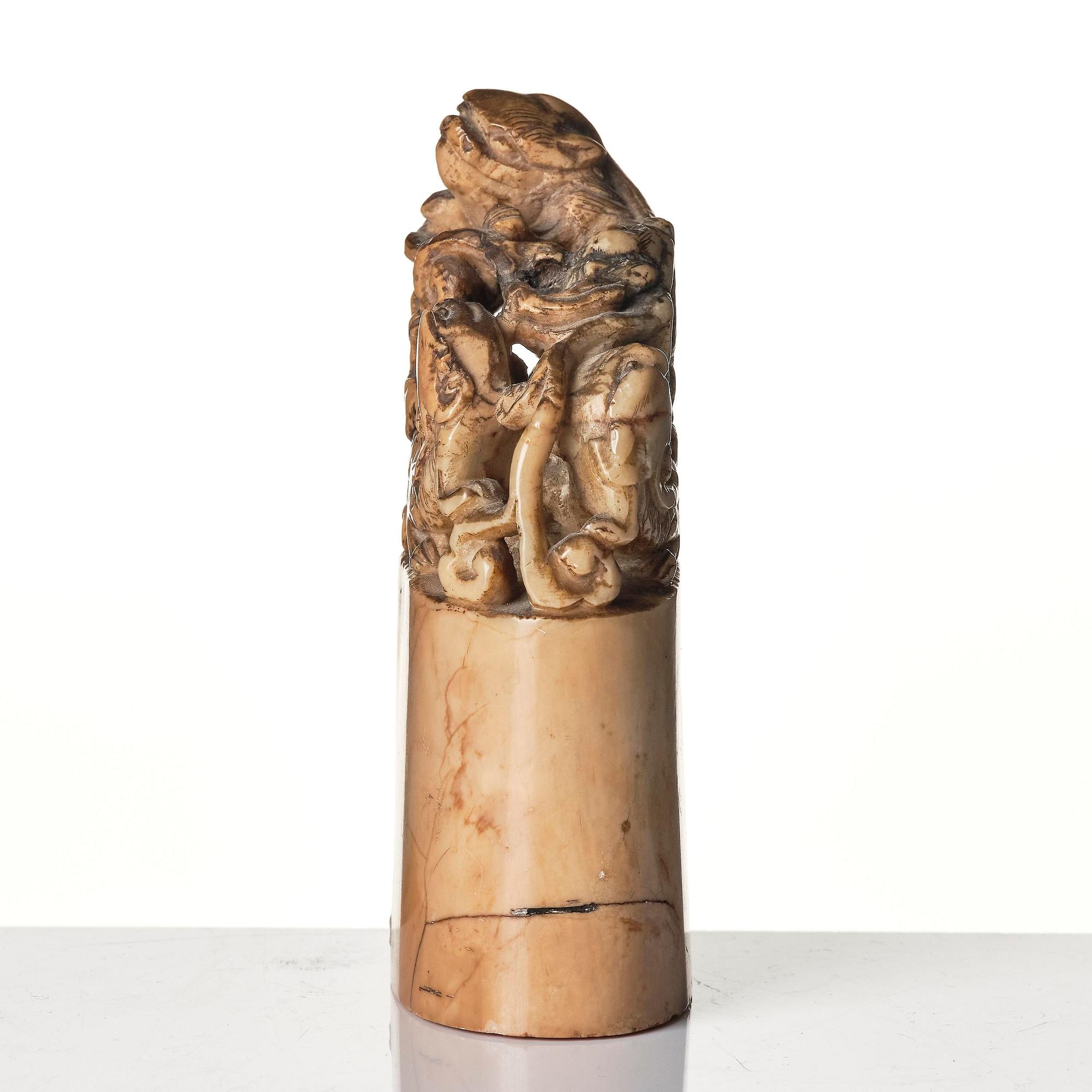 Two seal stamps, soapstone and blanc de chine. Qing dynasty 18th/19th century.