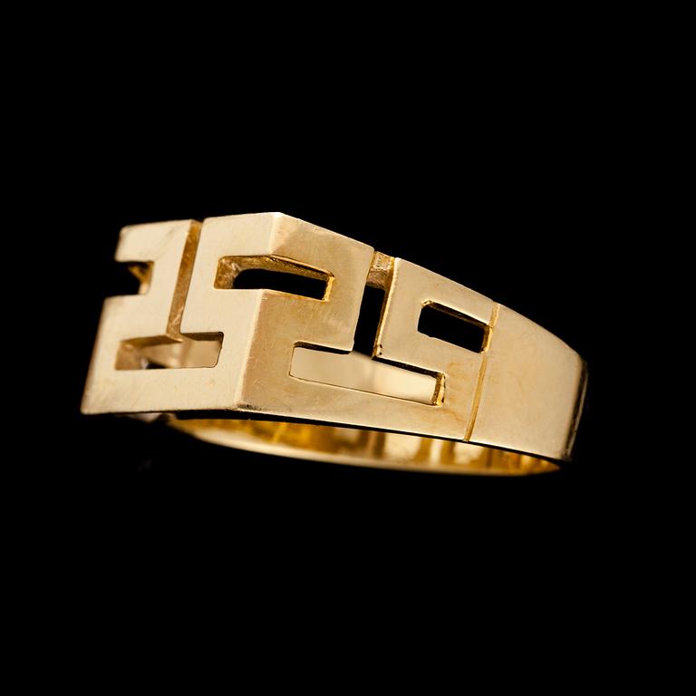 RING, 14 K guld. Vikt 8,9 g.