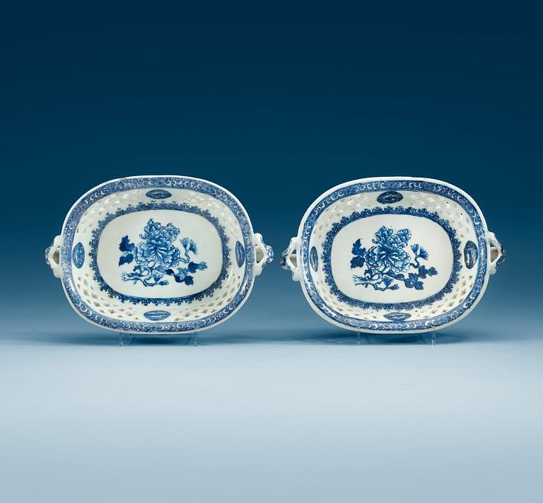 A pair of blue and white chesnut baskets, Qing dynasty, Qianlong (1736-95).