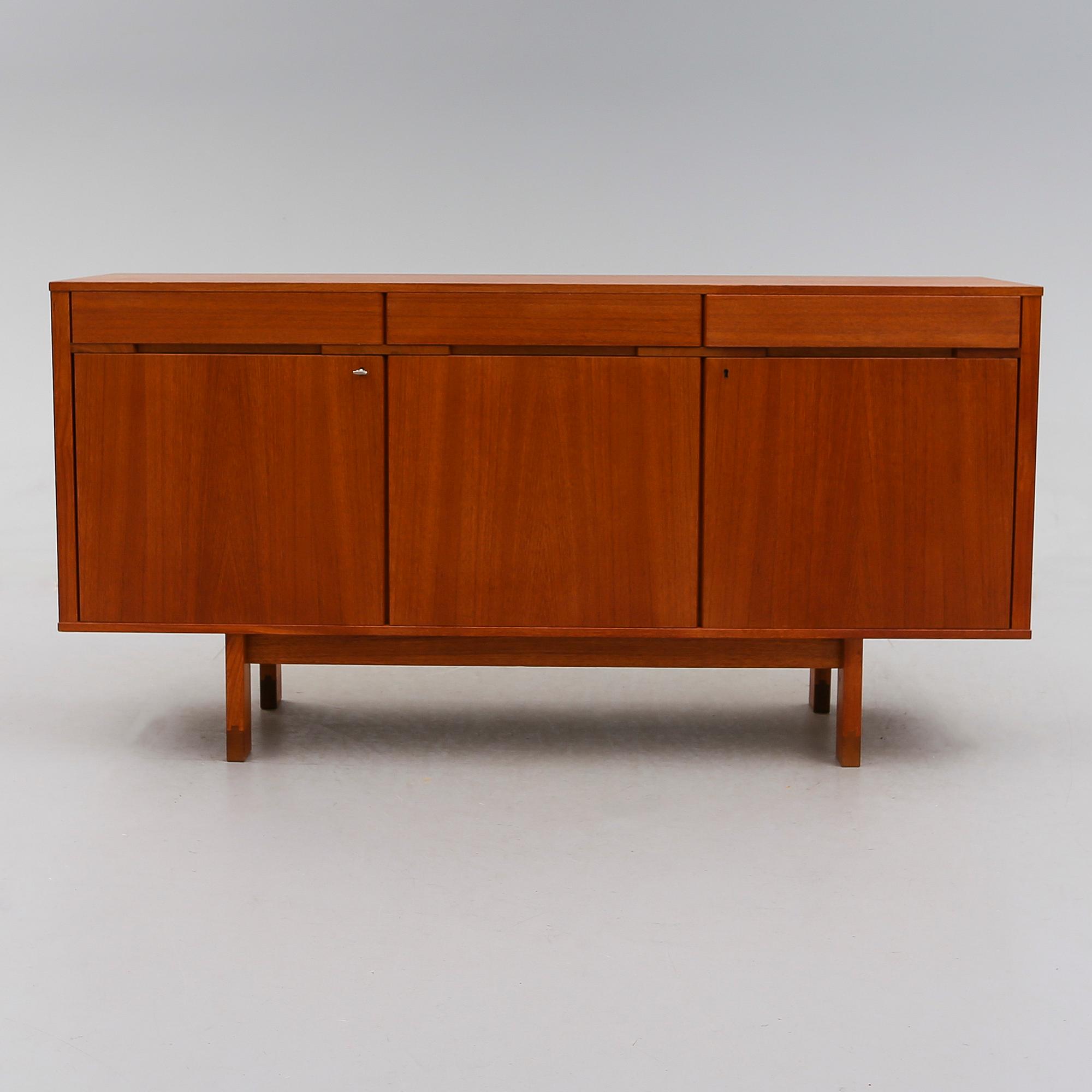 SIDEBOARD, 1900-talets andra hälft.