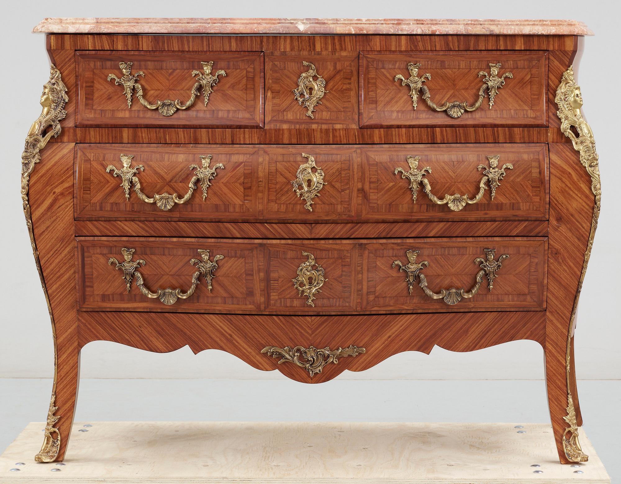 BYRÅ, Louis XV-stil, 1900-talets första hälft.