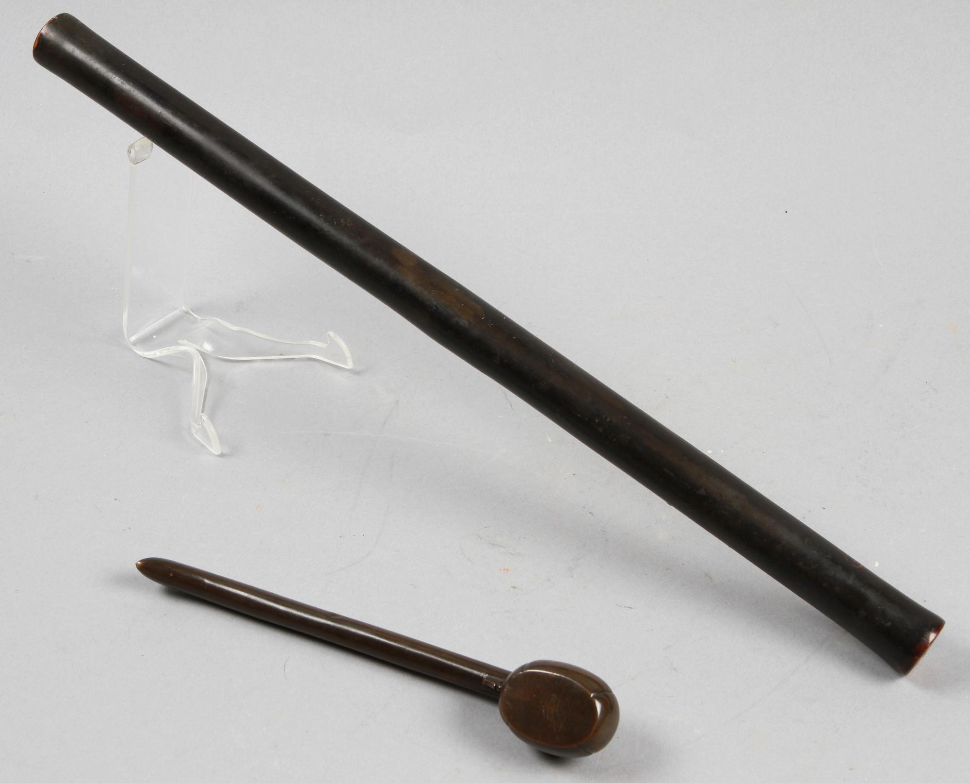 FLÖJT SAMT OPIUMPIPA, ostasien, 1900-tal.