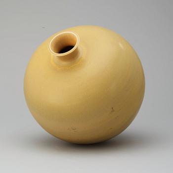 A Berndt Friberg stoneware vase, Gustavsberg Studio 1972.