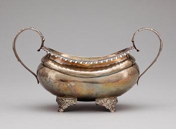 SKÅL, silver, troligen AB Savory och London 1827. Vikt ca 300 gram.