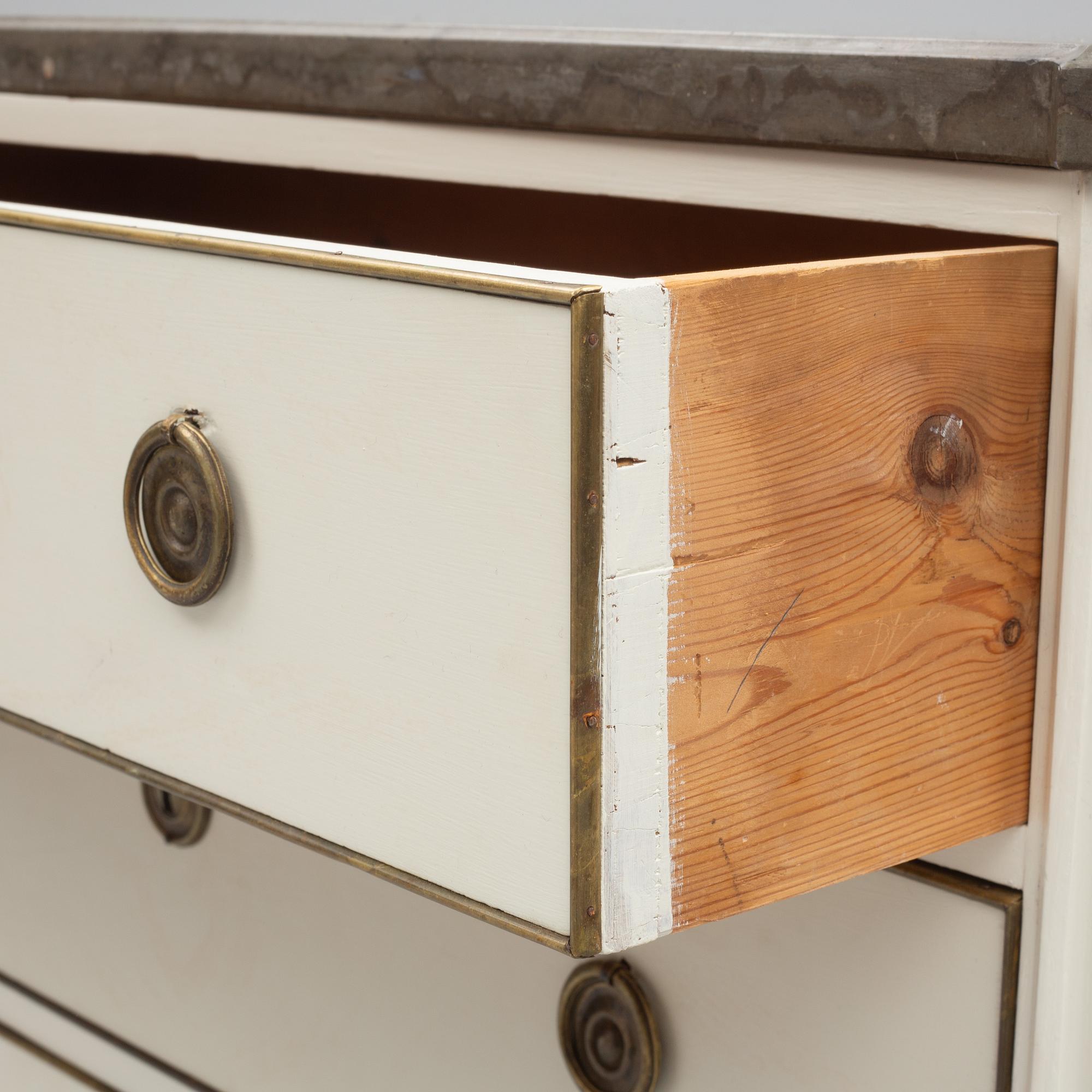 Chest of drawers, circa 1900, Gustavian style.
