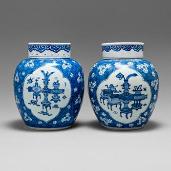 Two blue and white jars with covers, Qing dynasty, Kangxi (1662-1722).