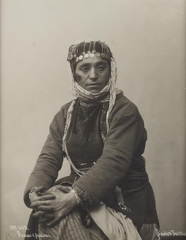 Sébah & Joaillier, photograph signed on the plate.