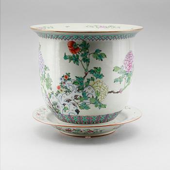 YTTERFODER, porslin, Kina, 1900-tal.