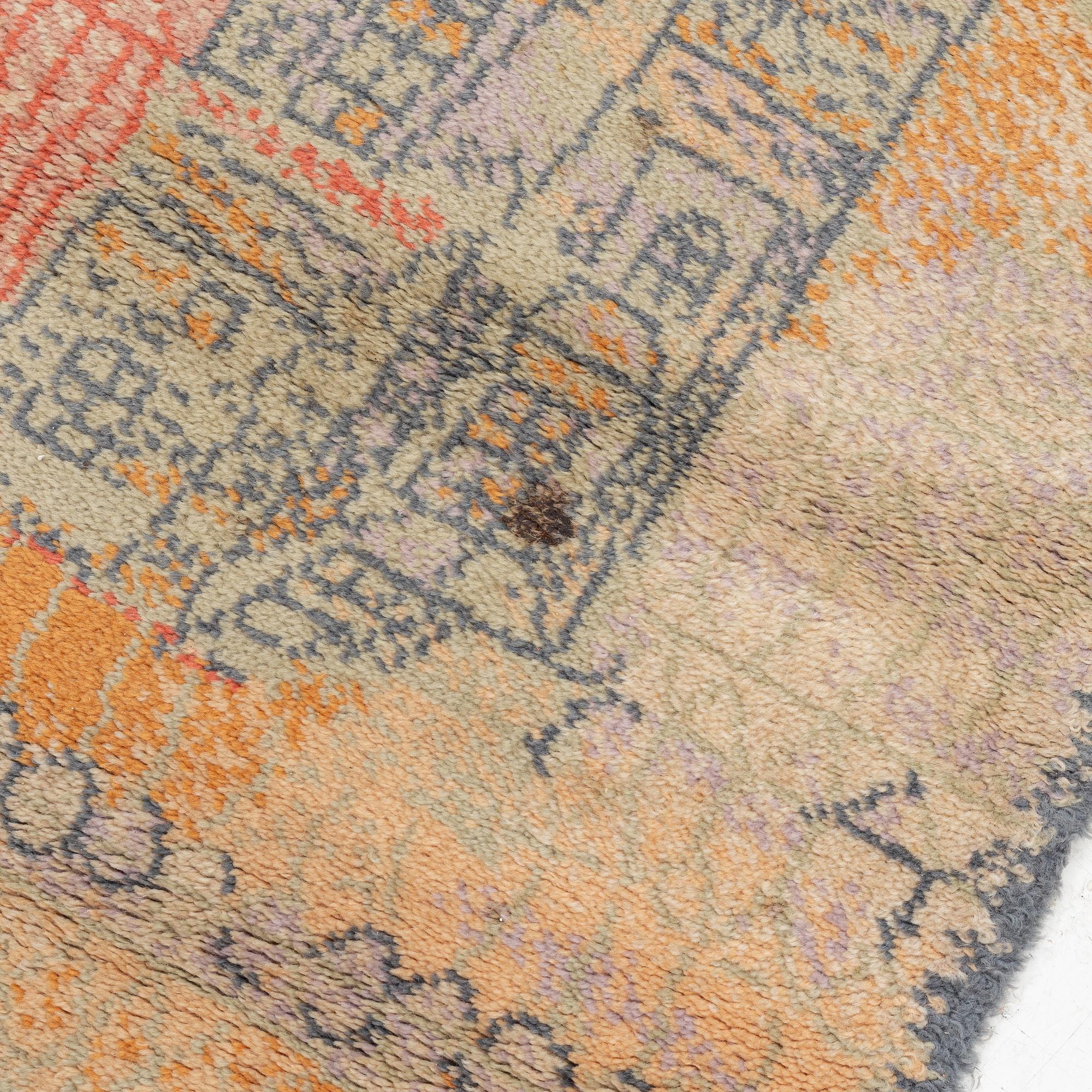 Paul Klee, rug, "Florentinisches villenviertel". Pile woven with a mechanical ground. Based on an artwork from 1926. Approx. 200 x 145 cm.