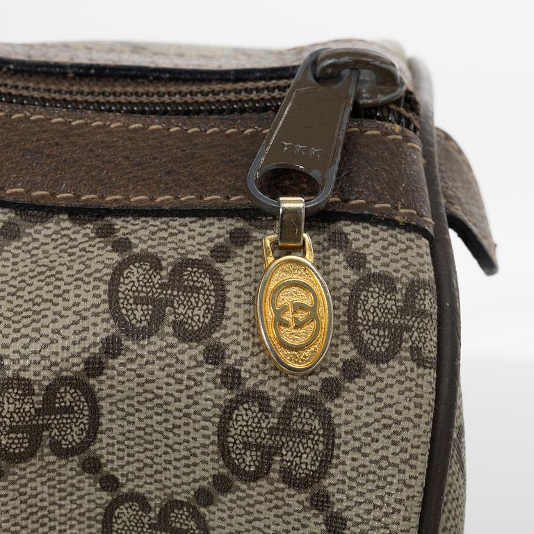 Gucci, Translation: "bag, vintage".