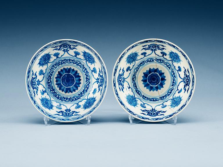 A pair of blue and white bowls, Qing dynasty,  18th Century.