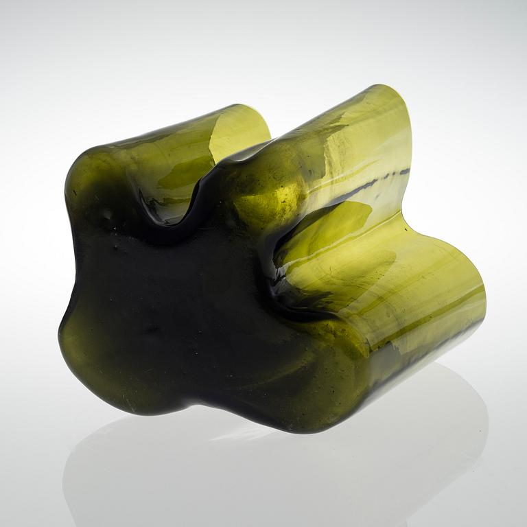 ALVAR AALTO, A VASE. Signed Alvar Aalto, Iittala -56.