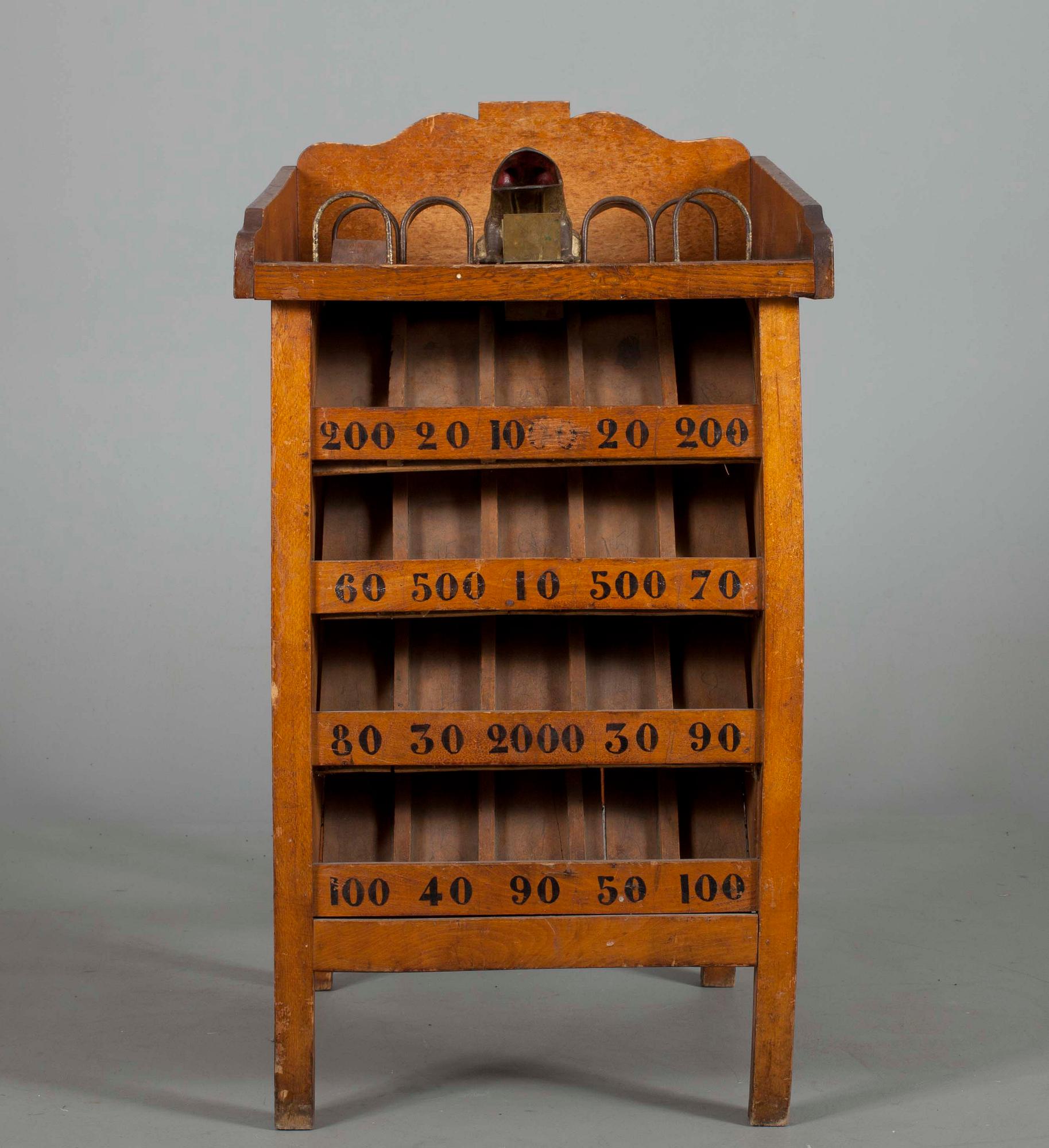 SPEL, trä och metall, "Juego de Sapo", trol. Sydamerika, 1900-talets början.