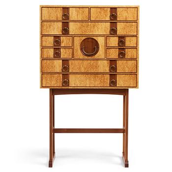 Josef Frank, skåp, modell 2215, Firma Svenskt Tenn, sannolikt 1960-70-tal.