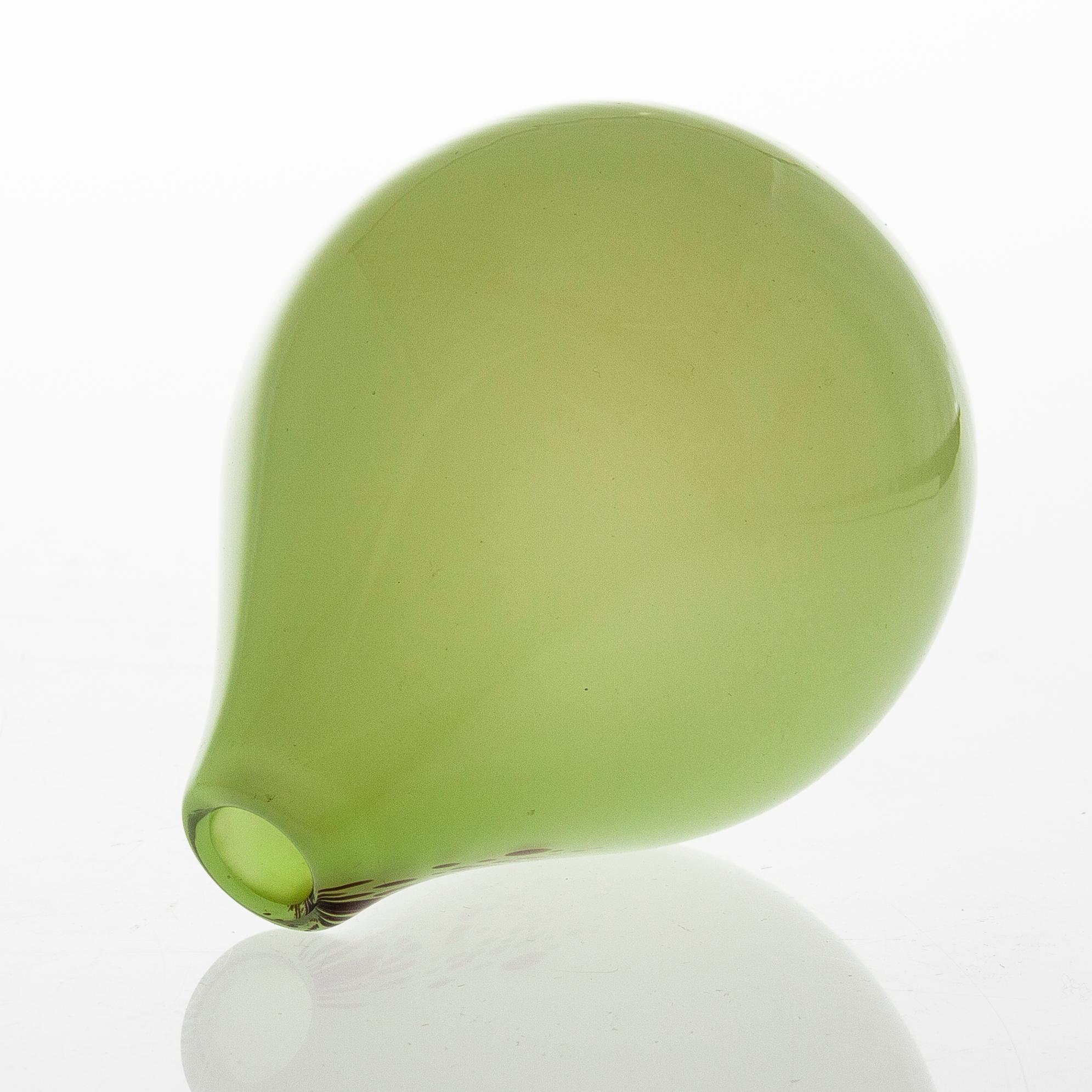 TAPIO WIRKKALA Pear 3278 art glass, signed Tapio Wirkkala Iittala.