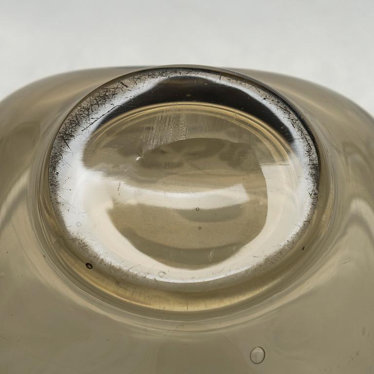 Gunnel Nyman, skål, modell 38/1081 Riihimäki Glassbruk Ab. Osignerad. Formgiven 1938.