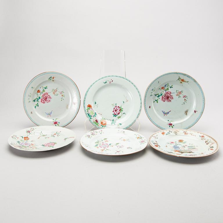 A set of six Chinese Qianlong porcelain plates.
