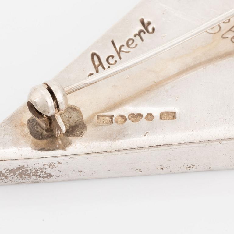 Acke Tötterman, broosches, 2 st silver.