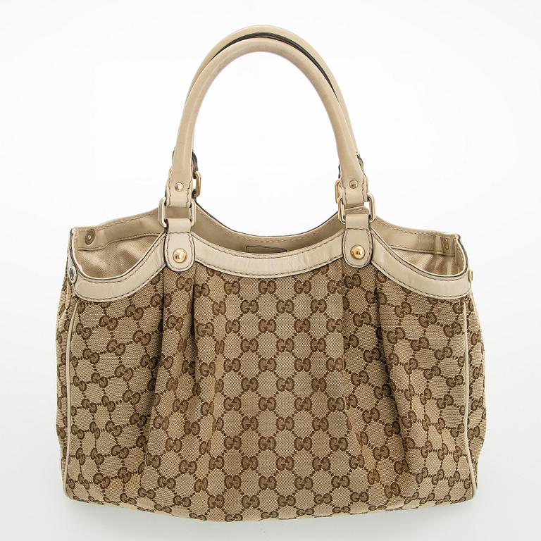 Gucci, a 'Sukey' bag.