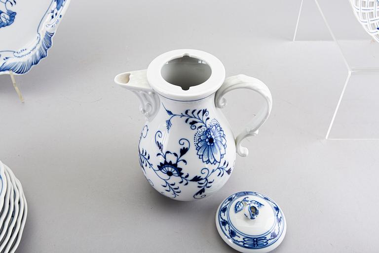 A set of nine pcs of Meissen porcelain service.