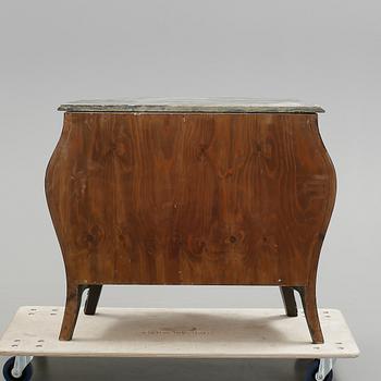 BYRÅ. Rokokostil. 1900-tal.