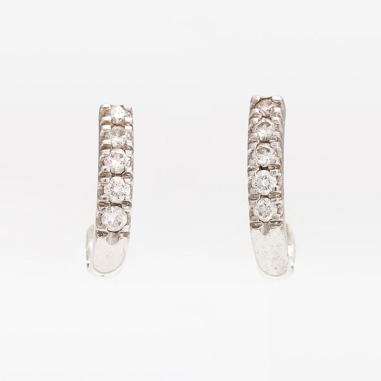 Örhängen, 18K vitguld, diamanter ca 0.40 ct tot. Kultajousi, Helsingfors 2009.