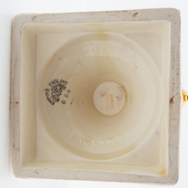 Uppsatsurnor 4 st England 1900-talets första hälft porslin.