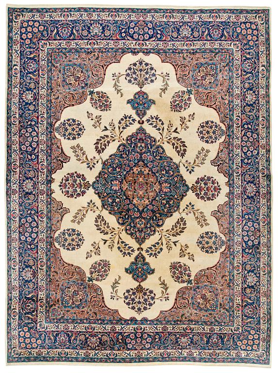 SEMIANTIK KIRMAN/YESD. 350,5x273,5 cm.