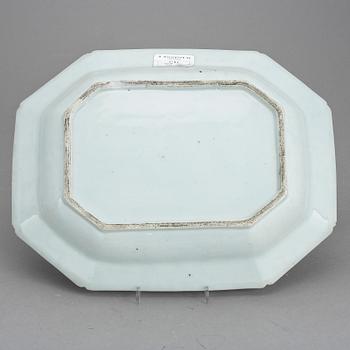 TERRINFAT, porslin, Qingdynastin, Qianlong (1736-95).
