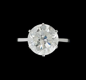 An old-cut diamond, circa 3.89 cts, ring. Quality circa H/VVS.