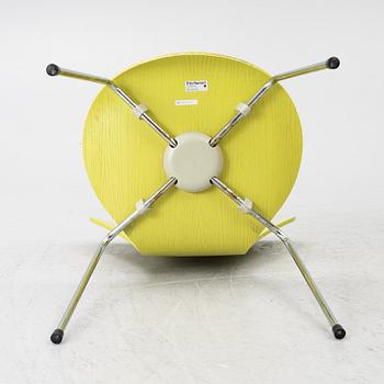 Arne Jacobsen, 8 chairs, “The Series 7”, Fritz Hansen, 2002.
