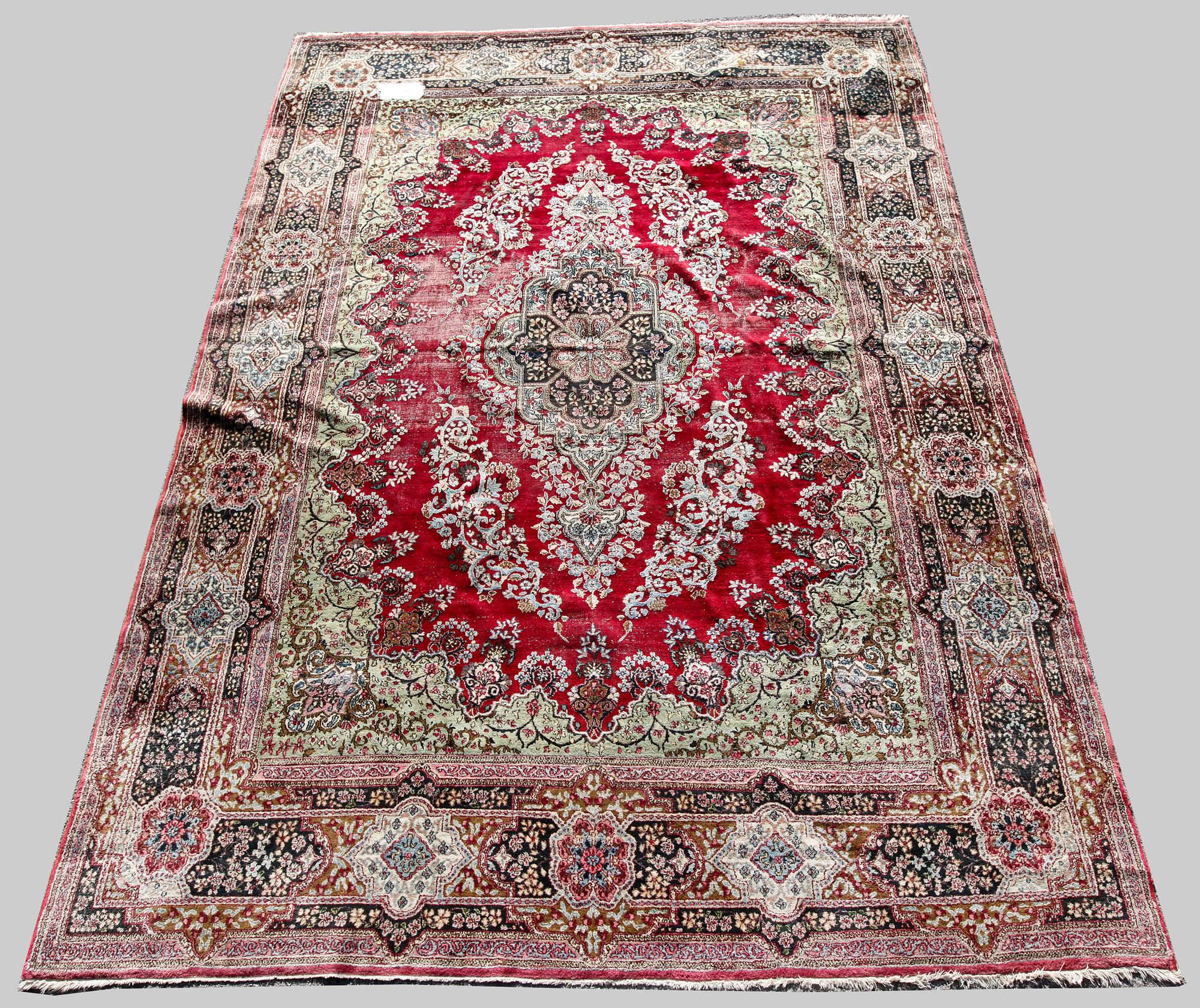 MATTA, orientalisk. Ca 365 x 265.