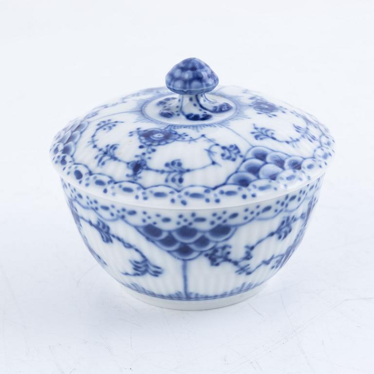 Service parts, 21 pieces, porcelain, "Musselmalet", full and half lace, Royal Copenhagen, Denmark.