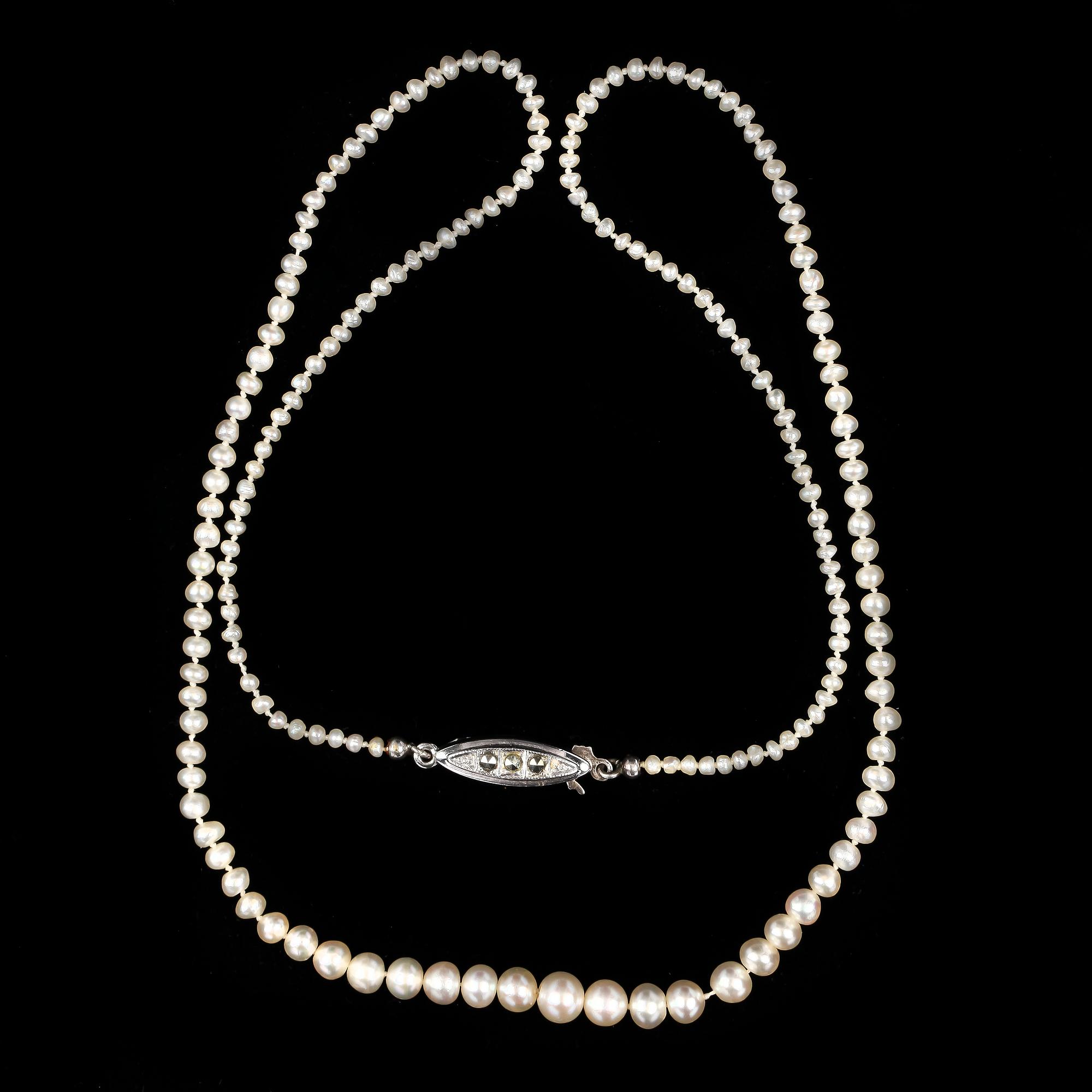 COLLIER, orientaliska pärlor, lås i 14k vitguld.