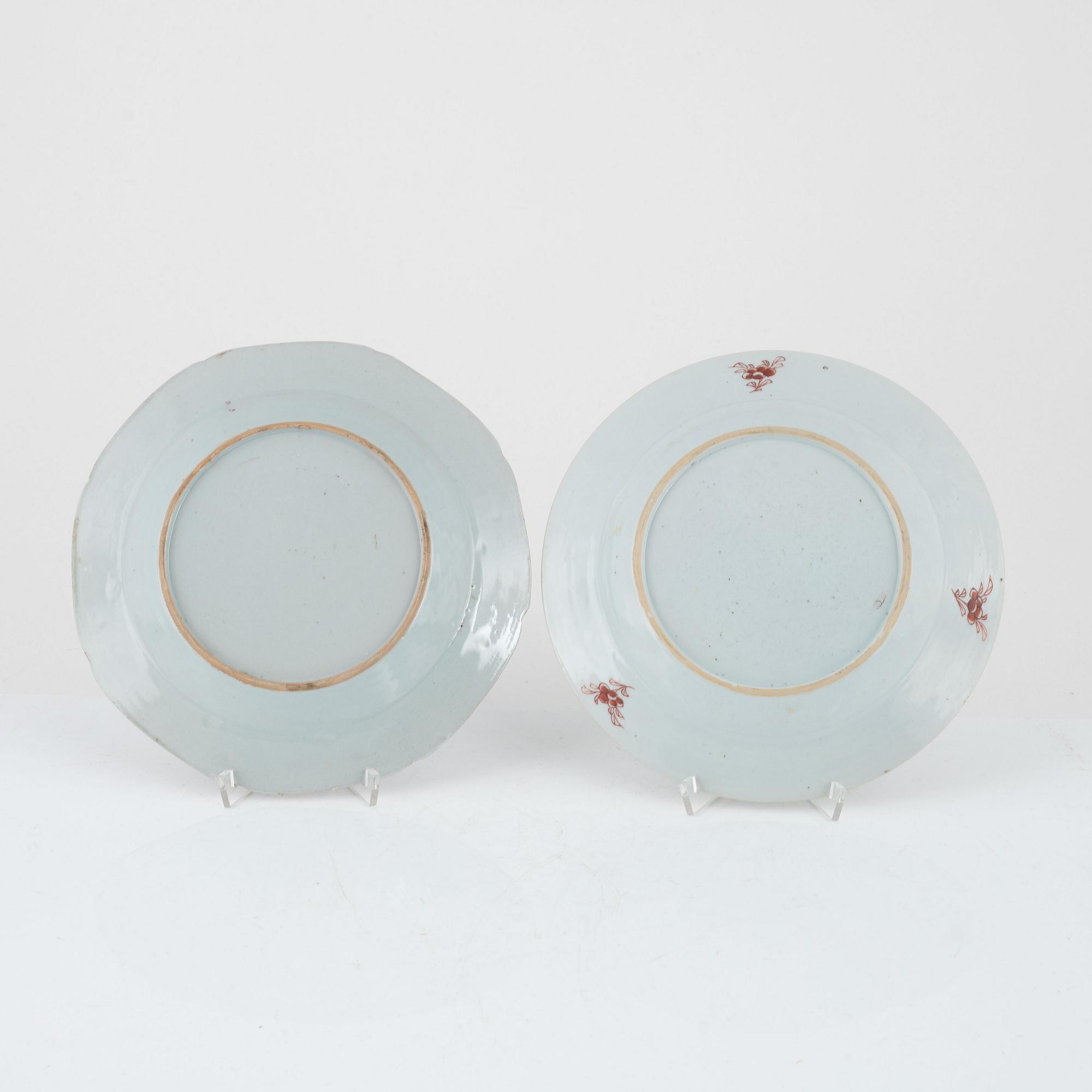 Five Chinese famille rose porcelain dishes,  Qingdynastin, Qianlong (1736-95).
