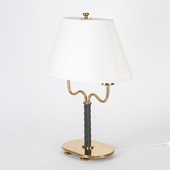 Josef Frank, bordslampa, modell 2388, Firma Svenskt Tenn.