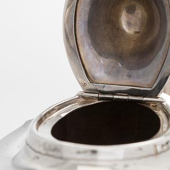 A five-piece sterling silver coffee and tea service, and 12 spoons, USA, first quarter of the 20th century.