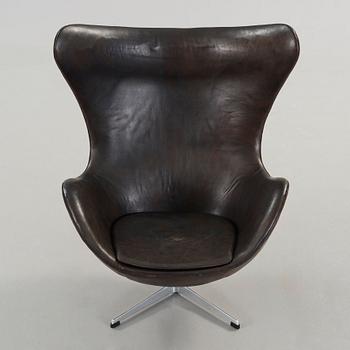 Arne Jacobsen, a black leather 'Egg' chair, Fritz Hansen, Denmark 1963.