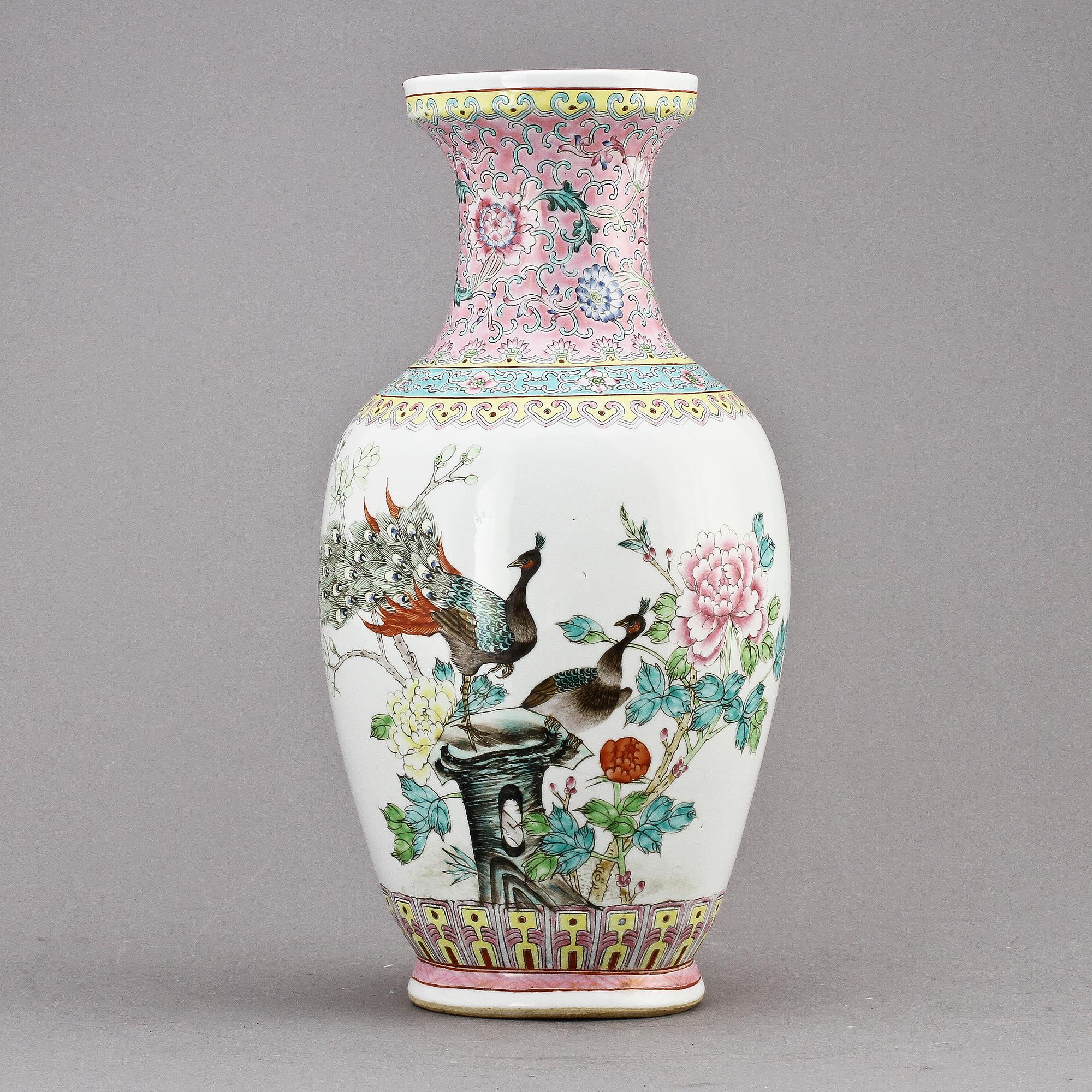 VAS, porslin, Kina, 1900-tal.