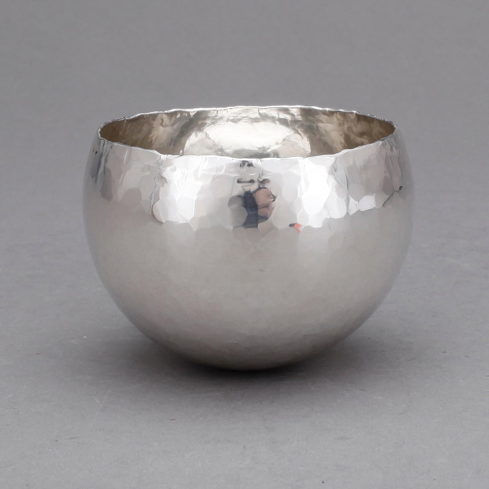 SKÅL, sterling silver, Ray Urban, Stockholm, 1991. Vikt 131 g.