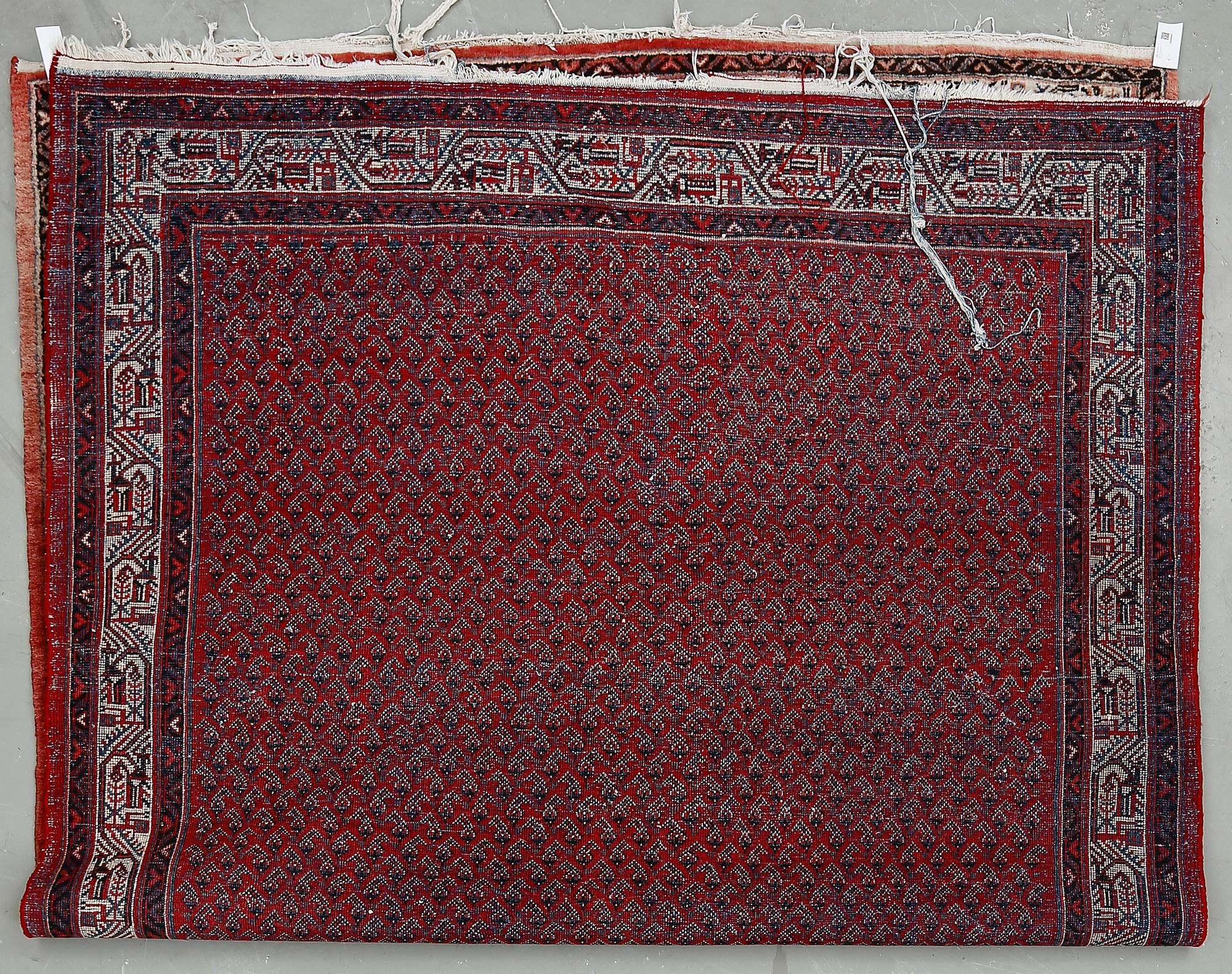 MATTA, orientalisk. Ca 326x215 cm.